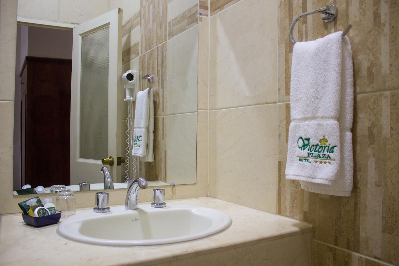 Hotel Victoria Plaza Tarija Exteriör bild